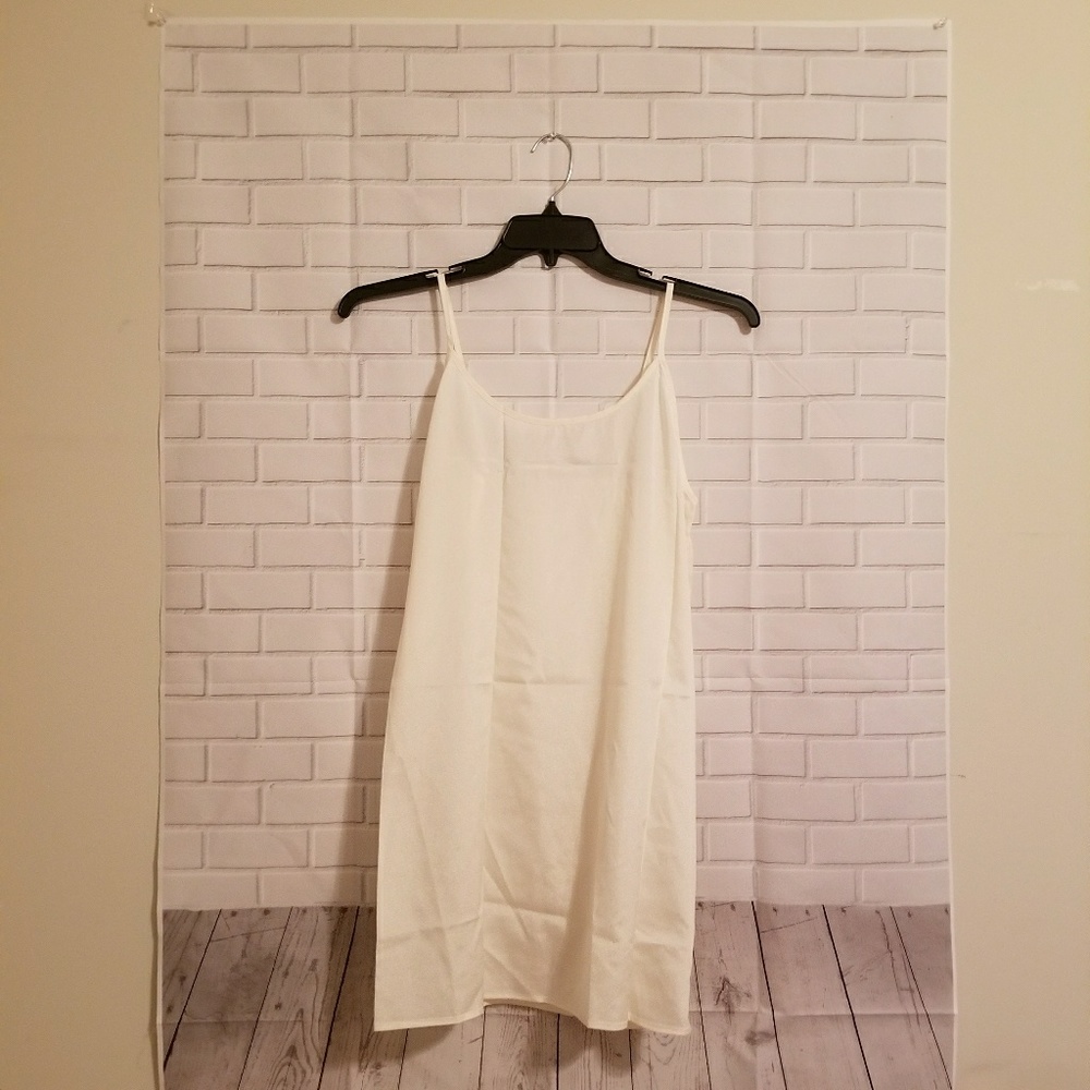 Cream dress - Picture 6 of 8